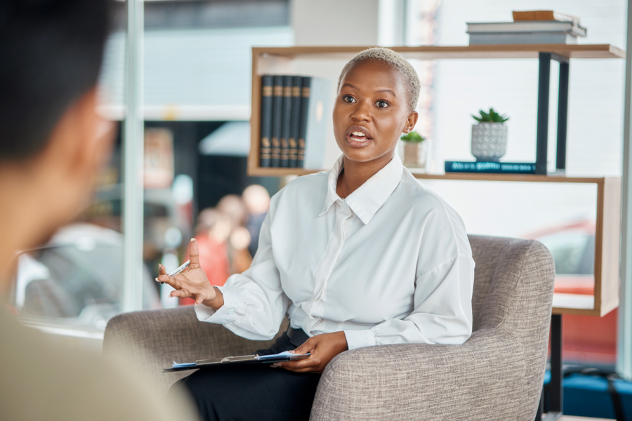 black female therapist working in substance abuse and dual diagnosis treatment facilities in Maryland
